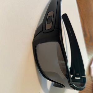 Like new Oakley sunglasses